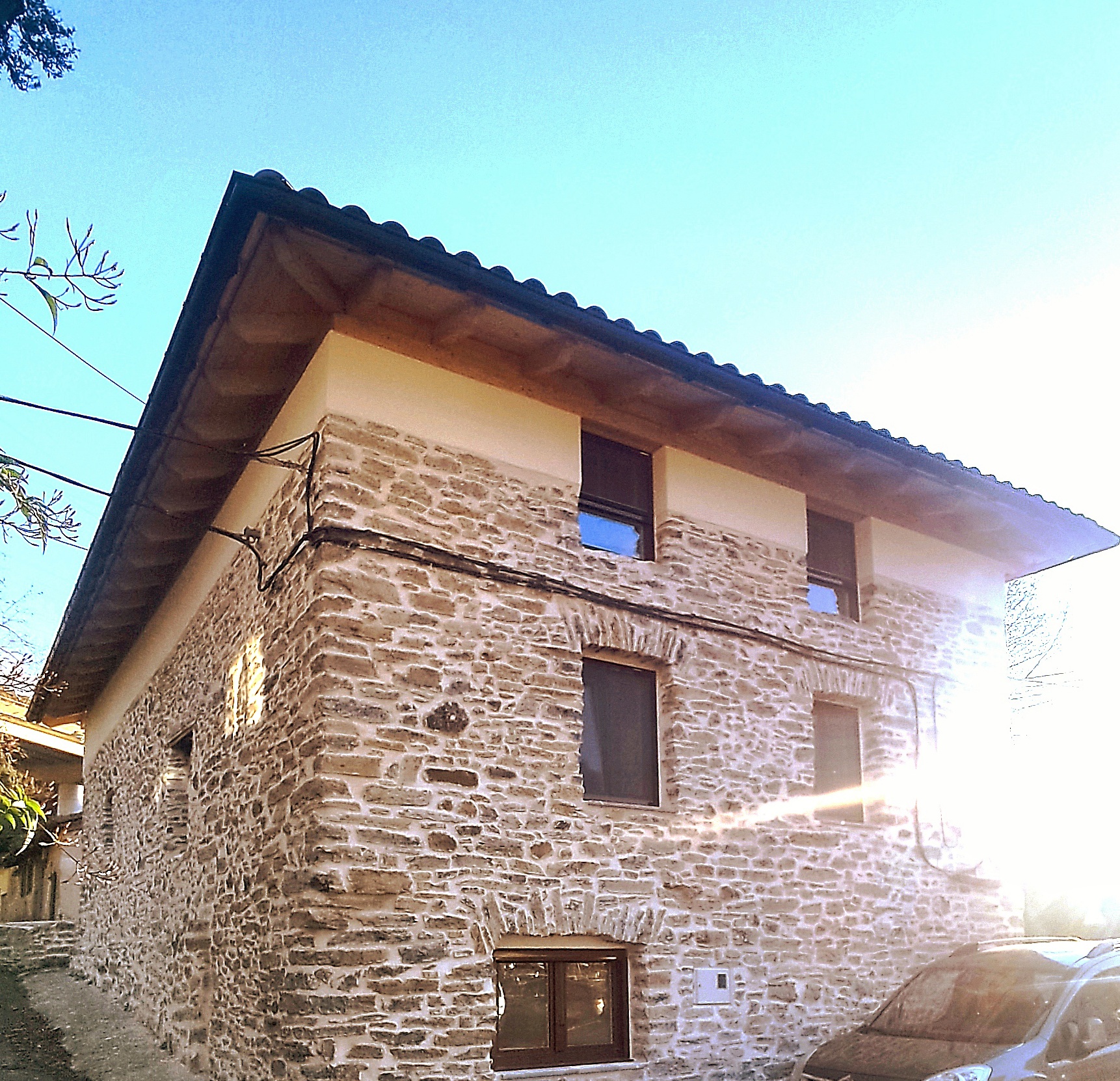 Bolu BERGARA – Piedra y madera