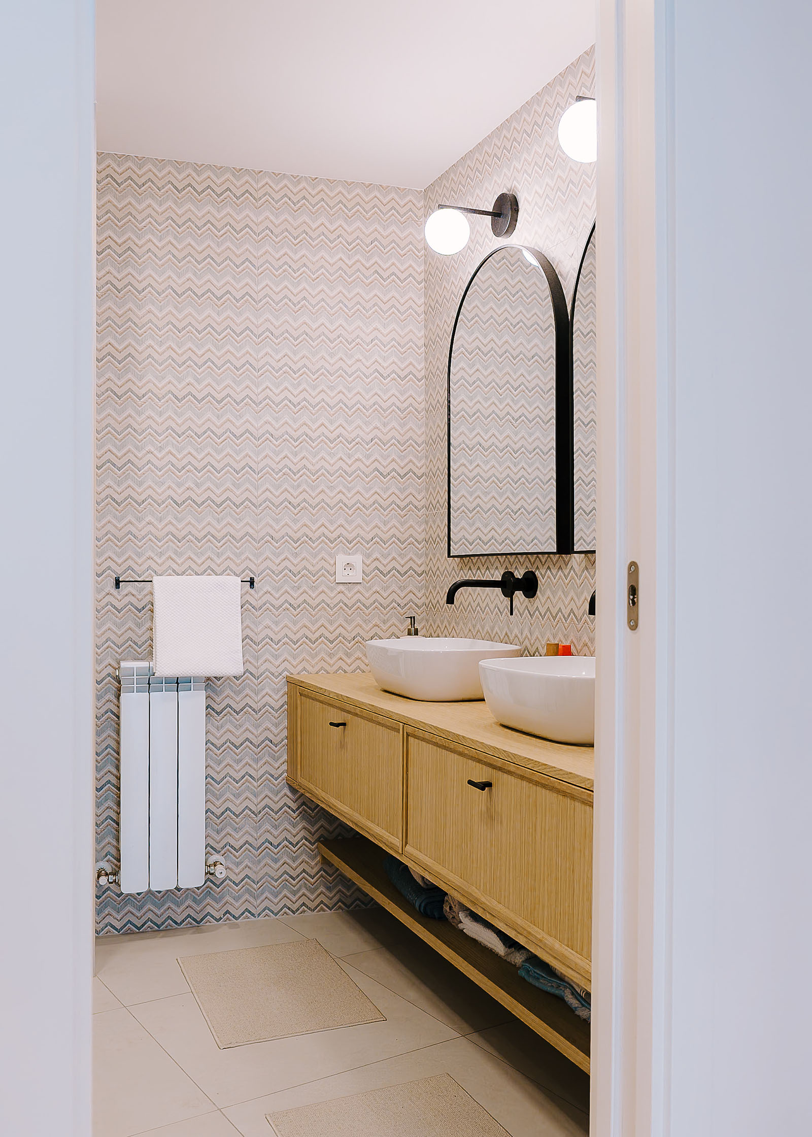 arquitecto - reforma bioclimatica - reforma integral - reformas cerca de mi - arquitectura y diseño - diseño baño principal con cerámica colorida