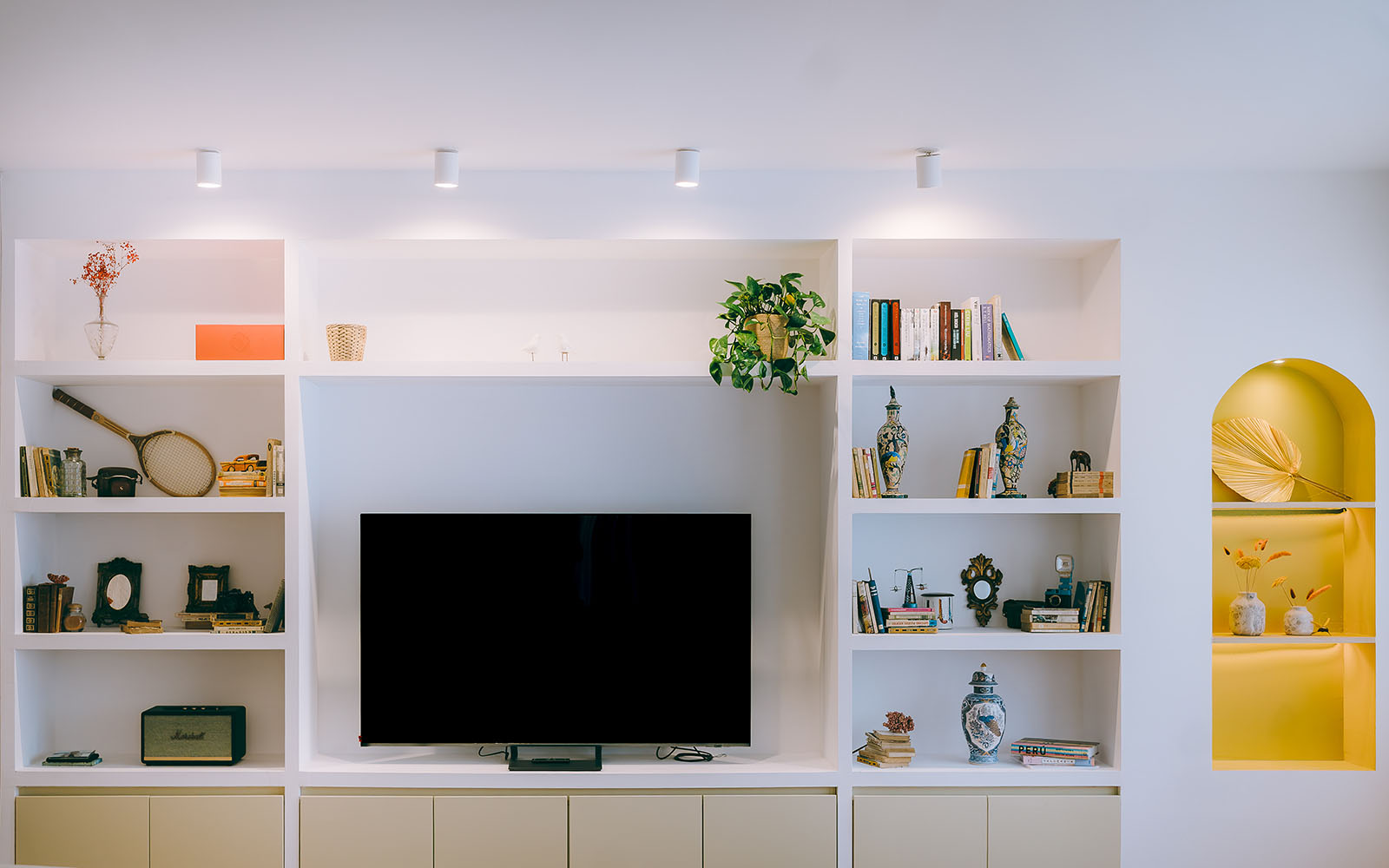 arquitecto - reforma bioclimática - reforma integral - reformas cerca de mi - arquitectura y diseño - frente de salón composición de almacenaje