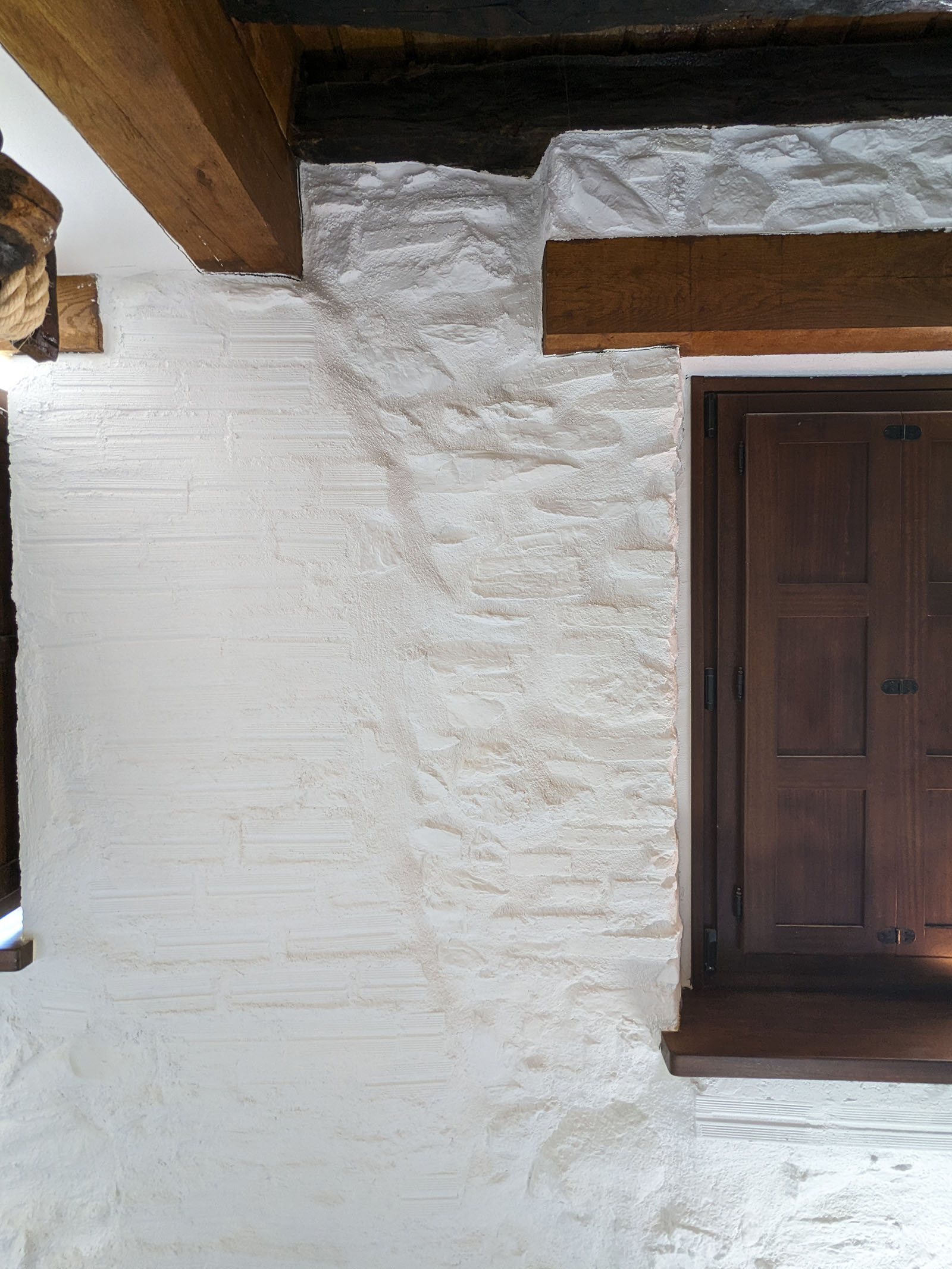 reforma casa - reforma integral - arquitecto - arquitectura madera - arquitectura bioclimática - muros de piedra del caserío reformados